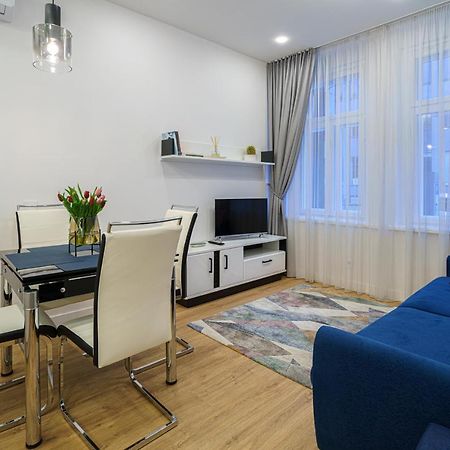 Moder Chic Apartment In Center-Prime Rentals Kaunas Kültér fotó