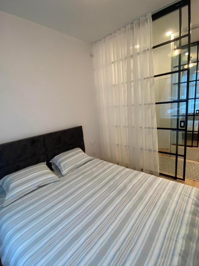 Moder Chic Apartment In Center-Prime Rentals Kaunas Kültér fotó
