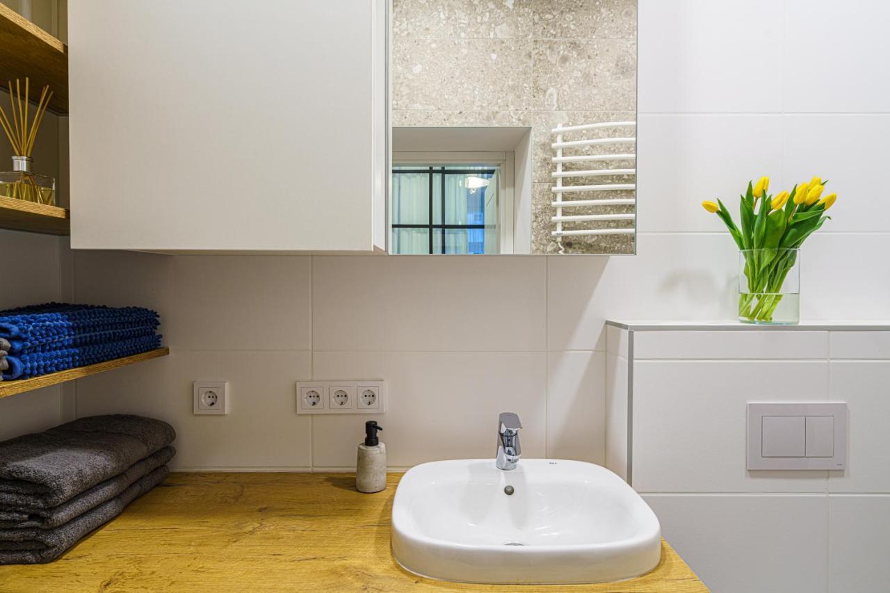 Moder Chic Apartment In Center-Prime Rentals Kaunas Kültér fotó